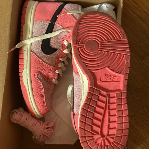 NIKE Dunk High Hoops Pack Pink